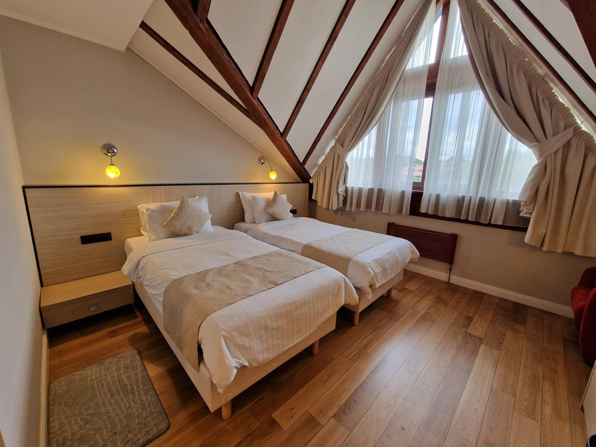 Hotel Sunny Hill Κλουζ-Ναπόκα Εξωτερικό φωτογραφία