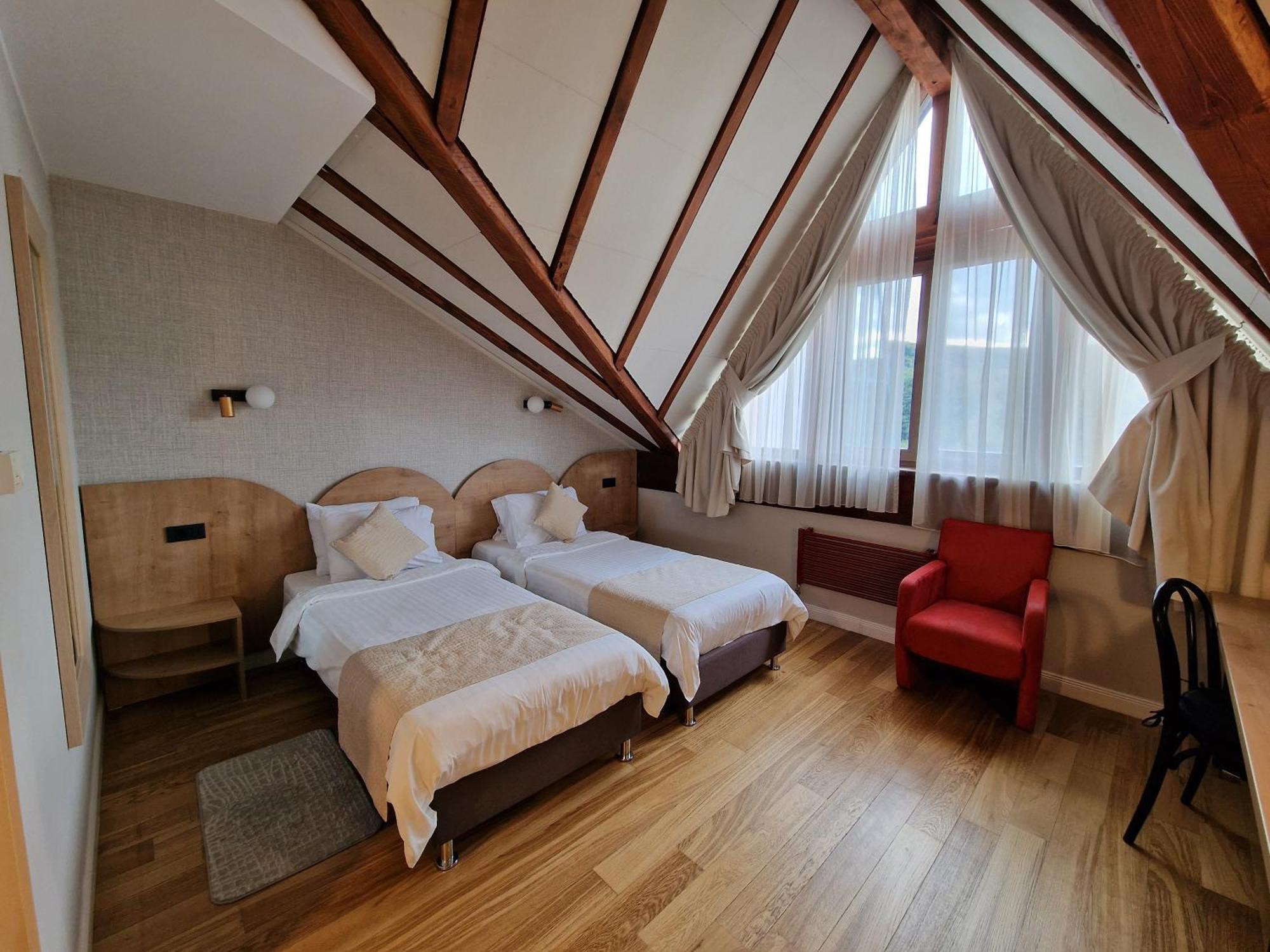 Hotel Sunny Hill Κλουζ-Ναπόκα Εξωτερικό φωτογραφία